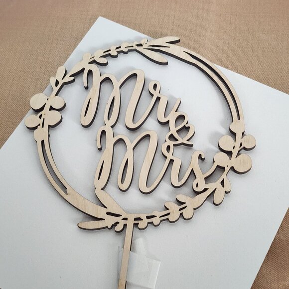Paintable Stainable Real Wood Mr. and Mrs. with Berries and Leaves Cake Topper - Picture 16 of 16